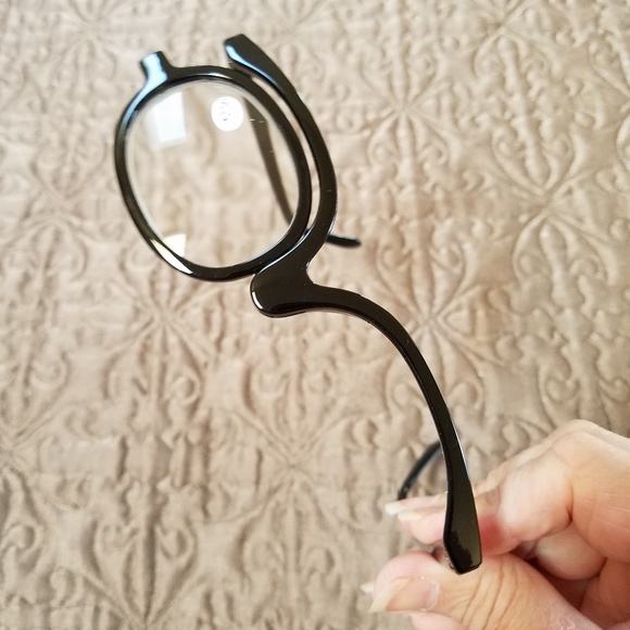 Accessories - NIP Magnifying Make Up Application Glasses